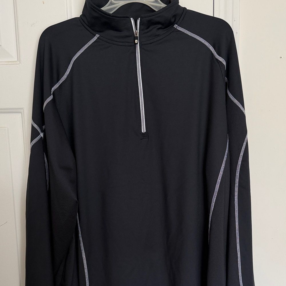 FootJoy Men's Black Quarter-Zip Performance Pullover with Contrast Stitching - Picture 5 of 6